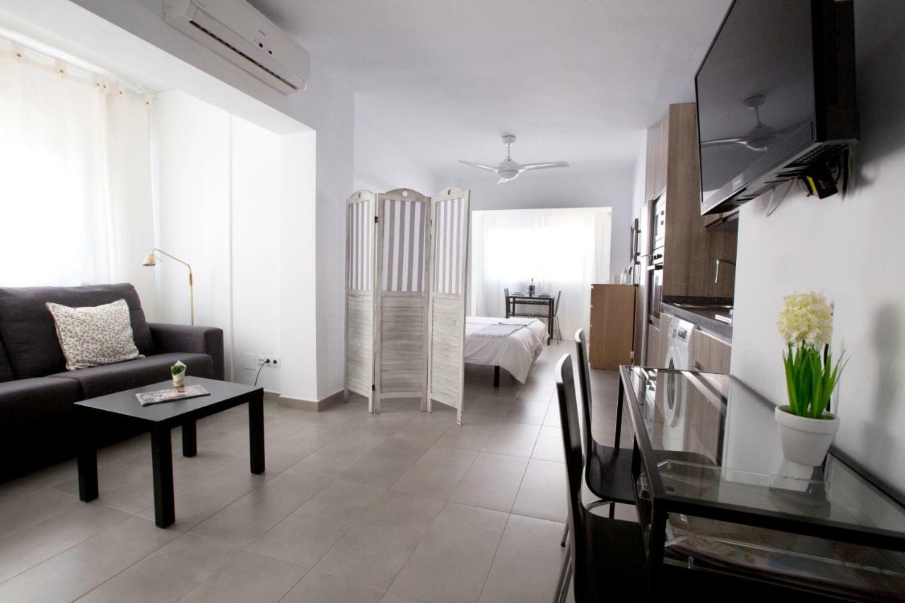 Apartamento Malagueta Beach 10 Malaga Exterior photo